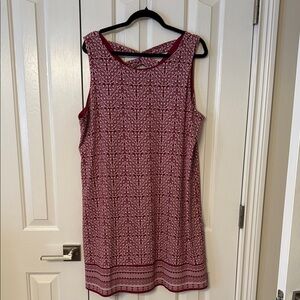 Elegant Sleeveless Red Patterned Dress